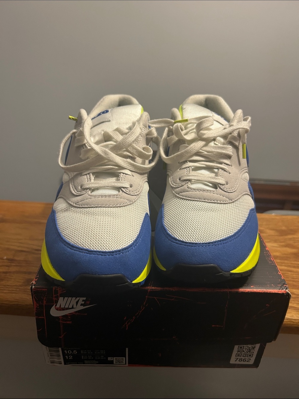 Nike White, Blue & Neon Yellow Men's Sneakers